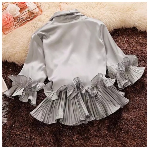 Silver Ruffle Wrap Top The Lumeta - Picture 4 of 5